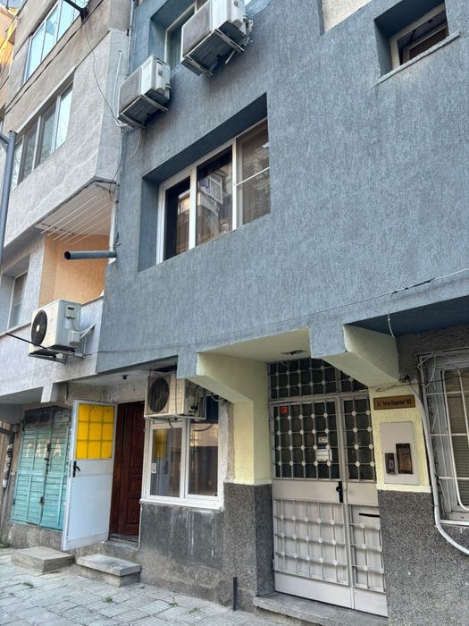 Дава се под наем Едностаен апартамент в Варна, Левски - 24 кв.м за 289.17 € - Снимка #6