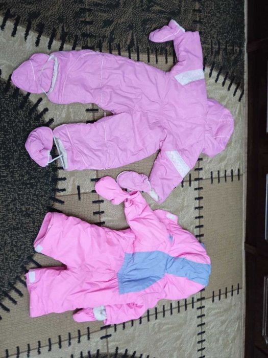 продаются детские комбинезоны