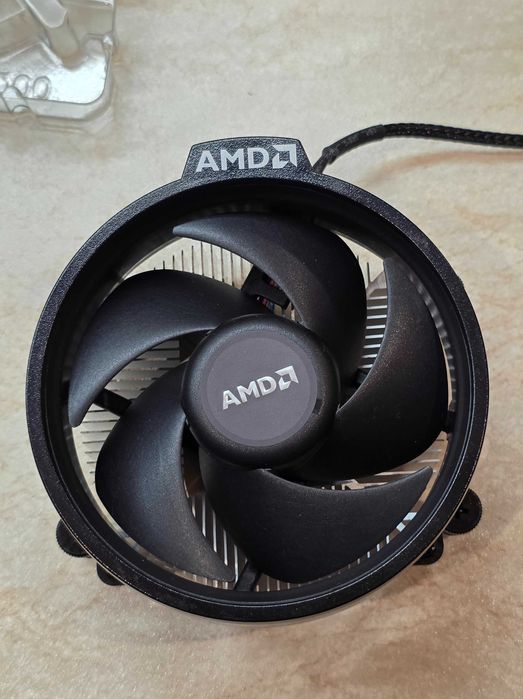 Procesor Athlon 200GE, socket AM4, grafica integrata + Cooler Ryzen