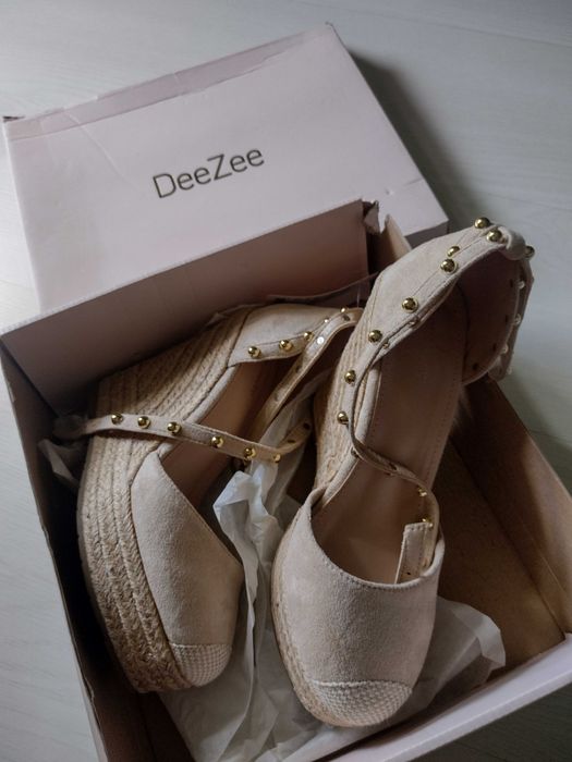 Нови дамски еспадрили DEE ZEE