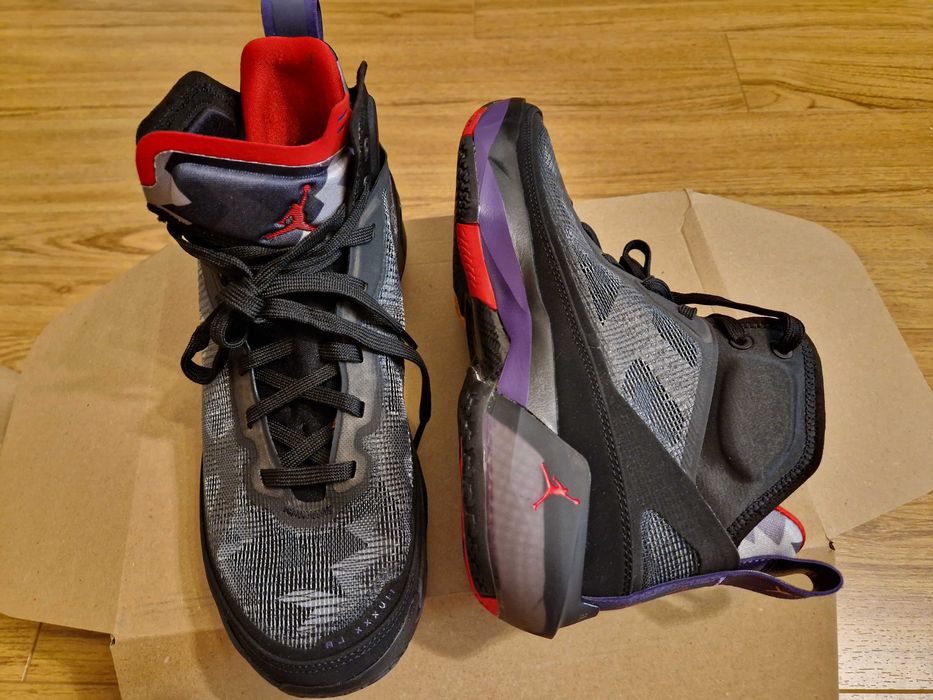 Ghete AIR Jordan XXXVII (37) Raptors, masura 42, nike, noi, in cutie