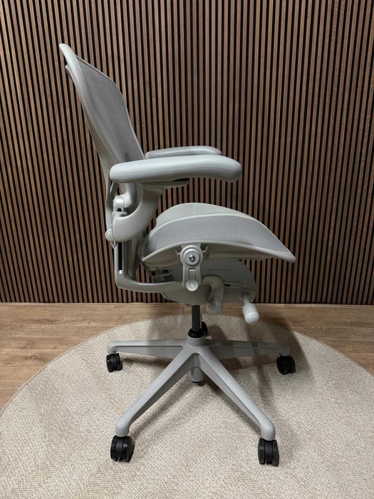 Refurbished Herman Miller Aeron Remastered Mineral