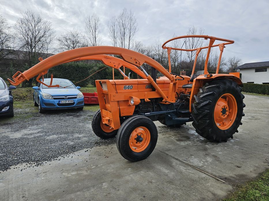 Tractor Fiat 640 cu incarcator frontal