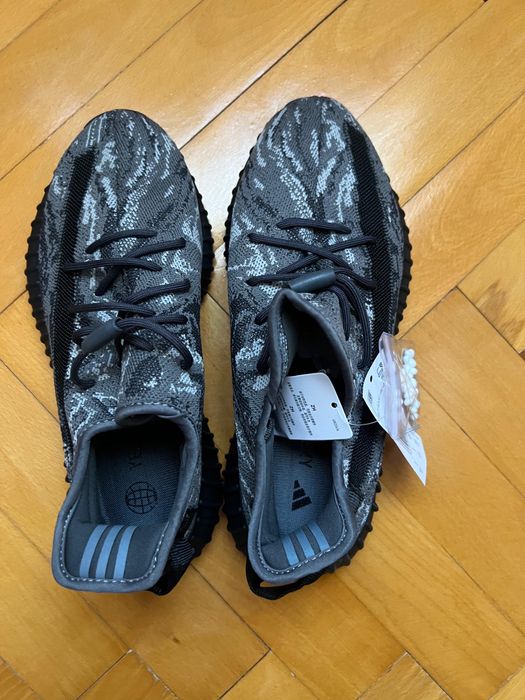 Yeezy 350 v2 black salt marimea 43