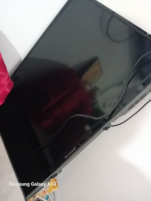 vând telivizor pt piese