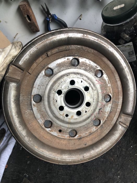 Kit ambreiaj Volanta masa dubla  Placa disc Vw Passat B6 jetta 1.9 BKC  105 cp 77 kw TDI Audi a4 BKE  85 kw 116 cp Vw Passat Avb 101 cp  74 kw