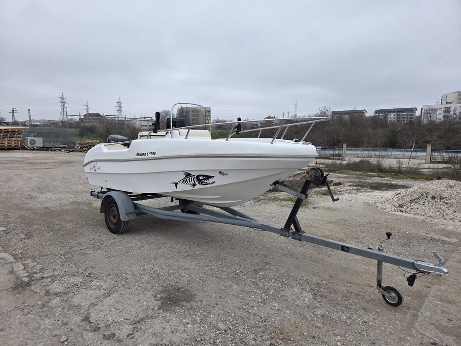 Лодка за риболов, тролинг,сом,воблер,регистрирана в Гърция