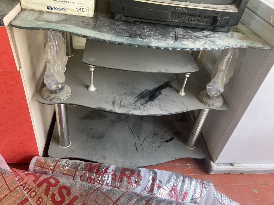 Постовка для телевизор