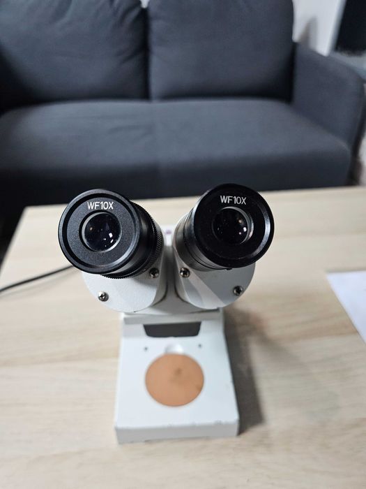 Бинокулярен технически микроскоп