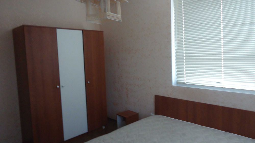 Дава се под наем Тристаен апартамент в Благоевград, Идеален център - 92 кв.м за 370 € - Снимка #1