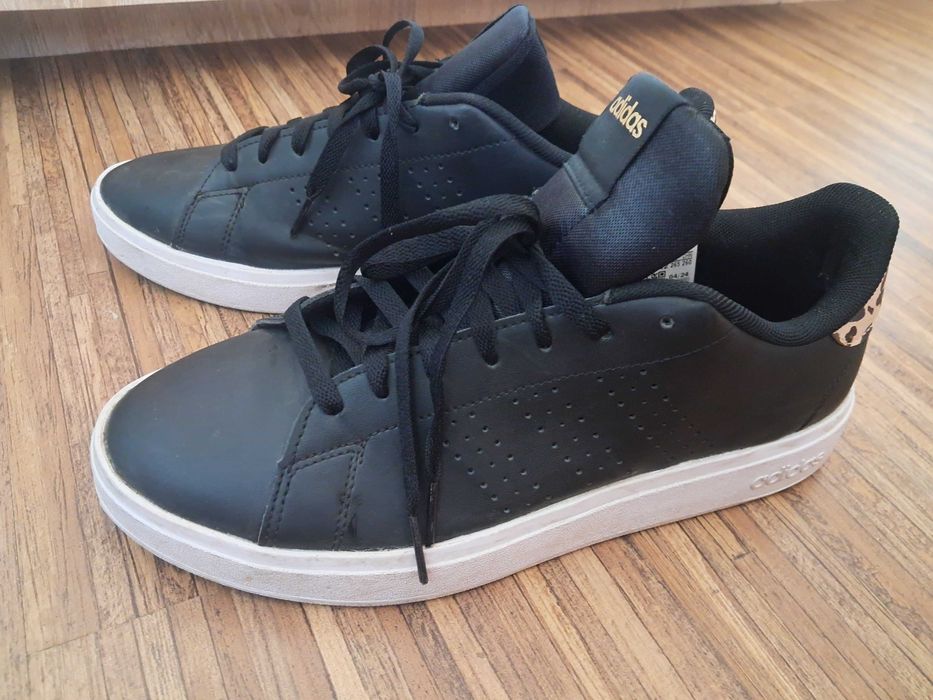 Маратонки Adidas 42 номер