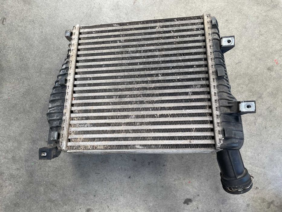 Intercooler dreapta + deflector  Vw Touareg 7P/Cayenne cod 7L6145804A