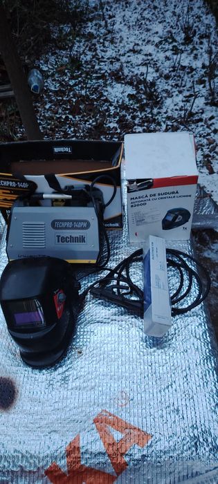 Aparat de sudura, bonus masca și electrozi.