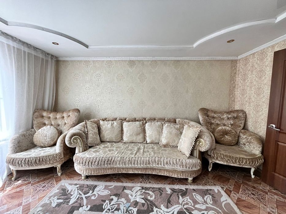 Диван "Аристократ" сатылады.