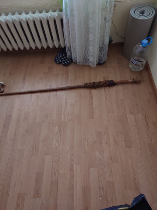 Продавам дървен корниз