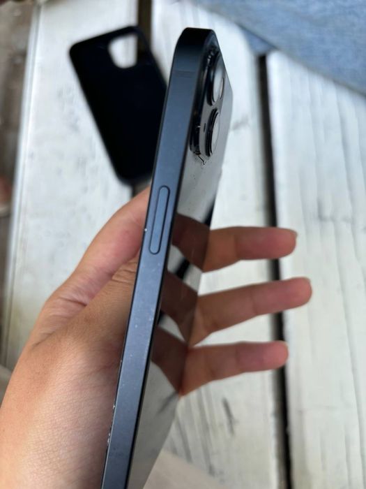 iPhone 13 с хорошим состоянием