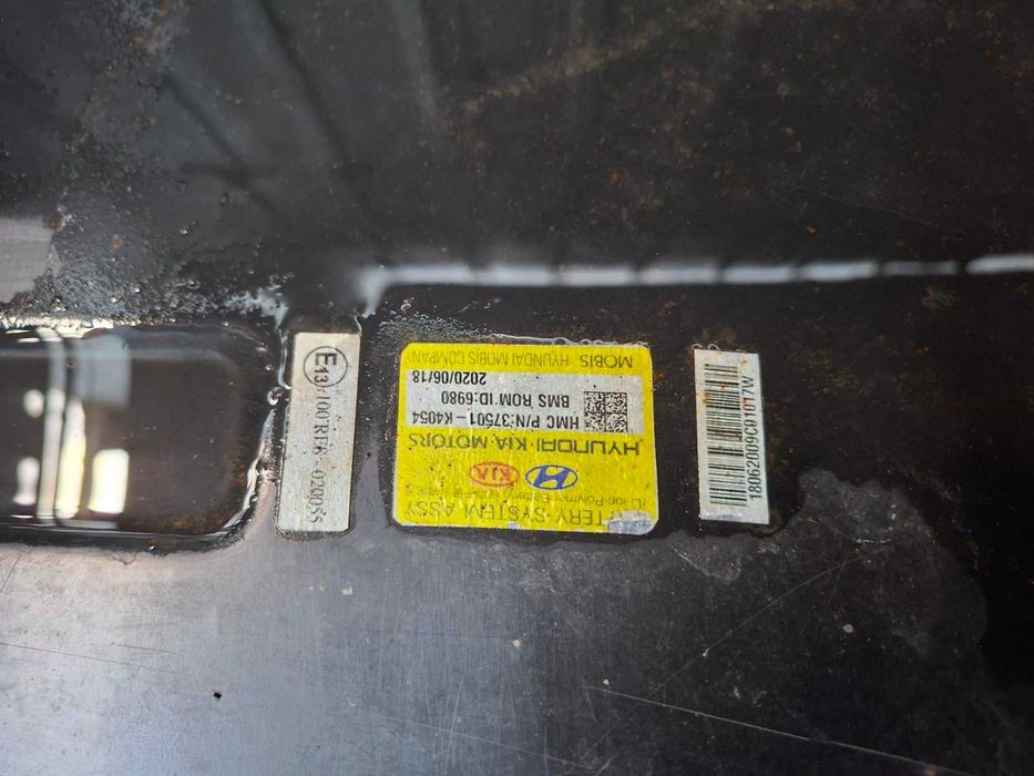 Продавам Хюндай Кона на части 2021 година електрик.