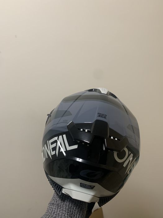 ЧИСТО НОВА! Каска за мотор O’Neal