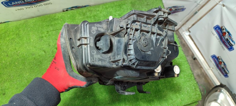 FAR DREAPTA HALOGEN AUDI A4 B6 / COD OEM 8E0941004F / 8E0990008F 2000-2004 (4F2)