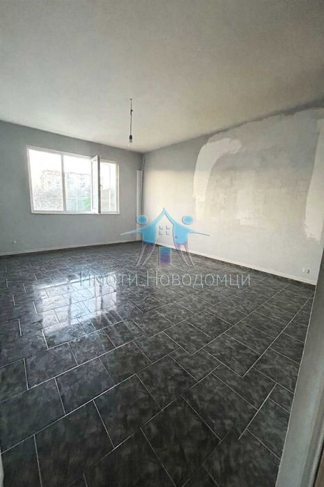 Продава се Четиристаен апартамент в Шумен, Пазара - 110 кв.м за 1298 €/кв.м - Снимка #5