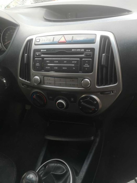 hyundai i20 1.2 бензин