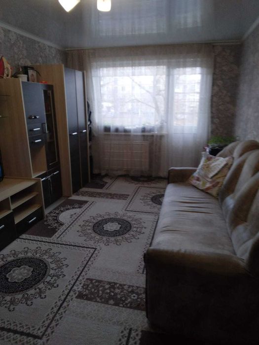 Продам 2 комн квартиру в районе военного училища.