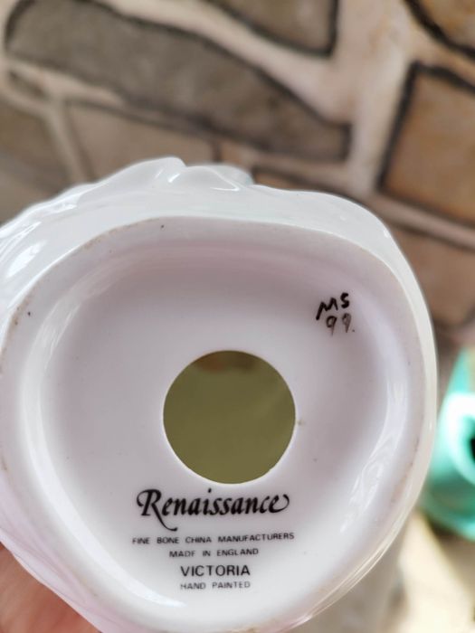 Ренесансово порцеланово момиче