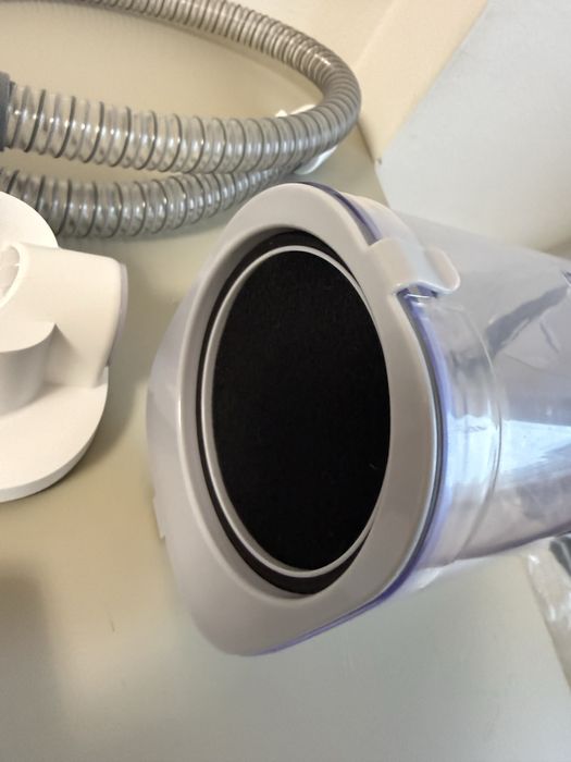 Pet grooming kit and vacuum