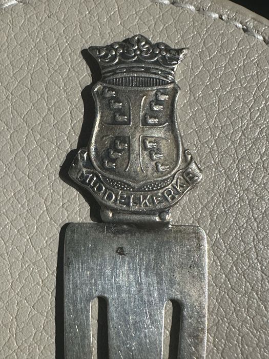 Semn carte/clama bancnote argint