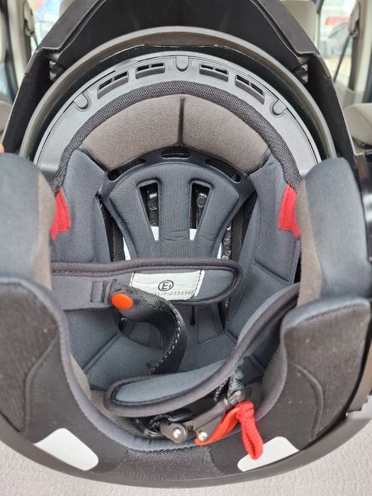 Модуларна каска - нова и куфар за мотор