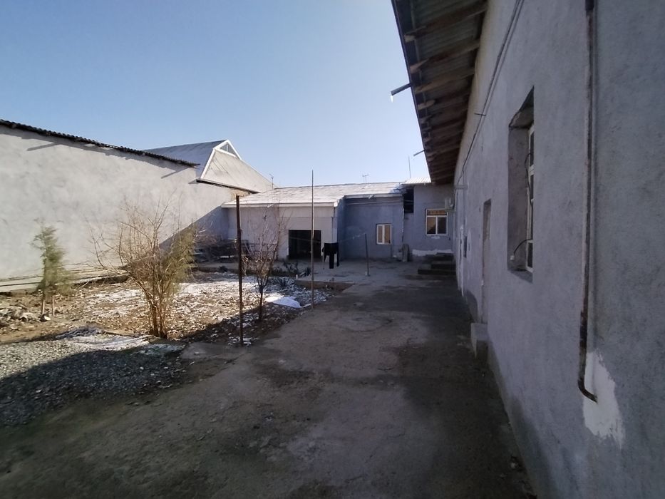 Карши шахри дан ховли сотилади