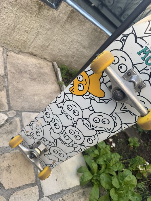 Vând skateboard rezistent