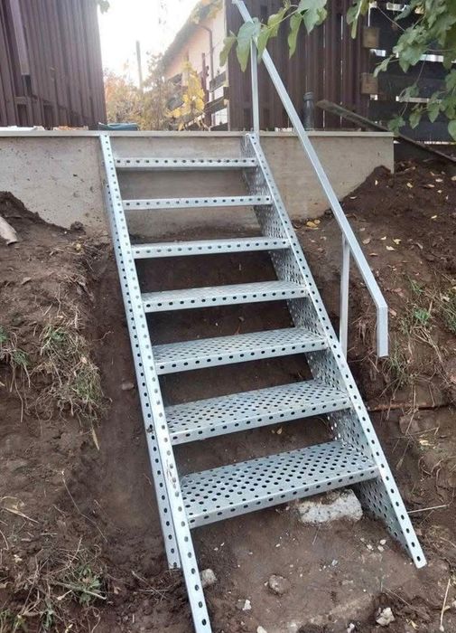 Scări metalice zincata