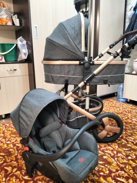 Коляска с люлькой