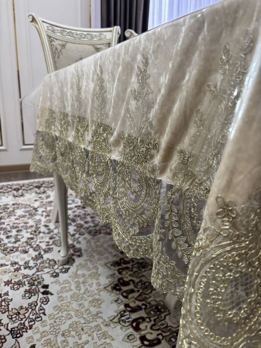 Шикарный стол для гостей