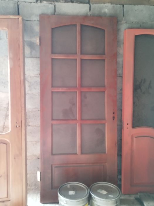 Продам двери и оконную раму