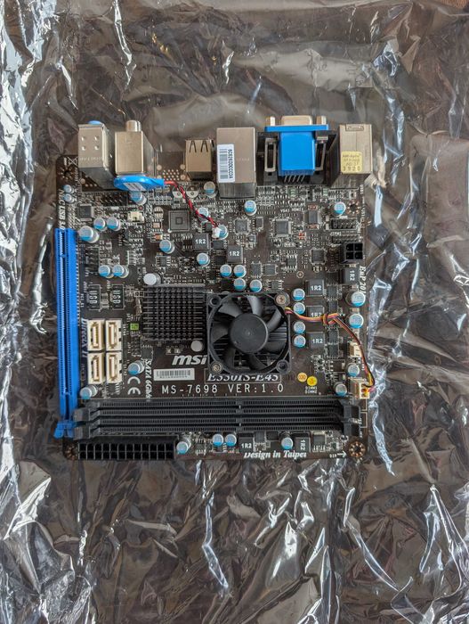 msi, E350IS-E45 , cu procesor integrat, low power, media server