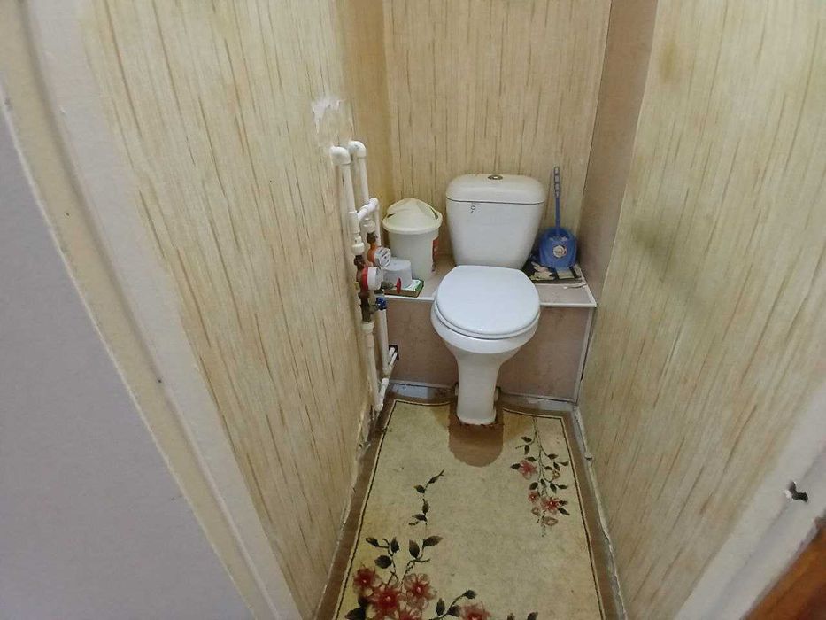 СРОЧНО! Зарафшон шаҳар марказида 3 хонали квартира сотилади.