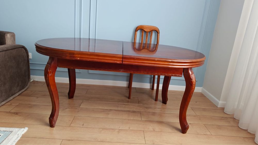 Продам обеденный стол