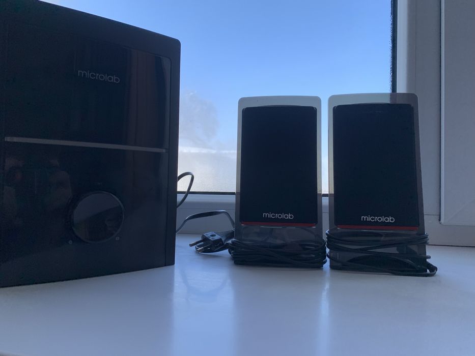 Microlab M-700 Сабвуфер и колонки .