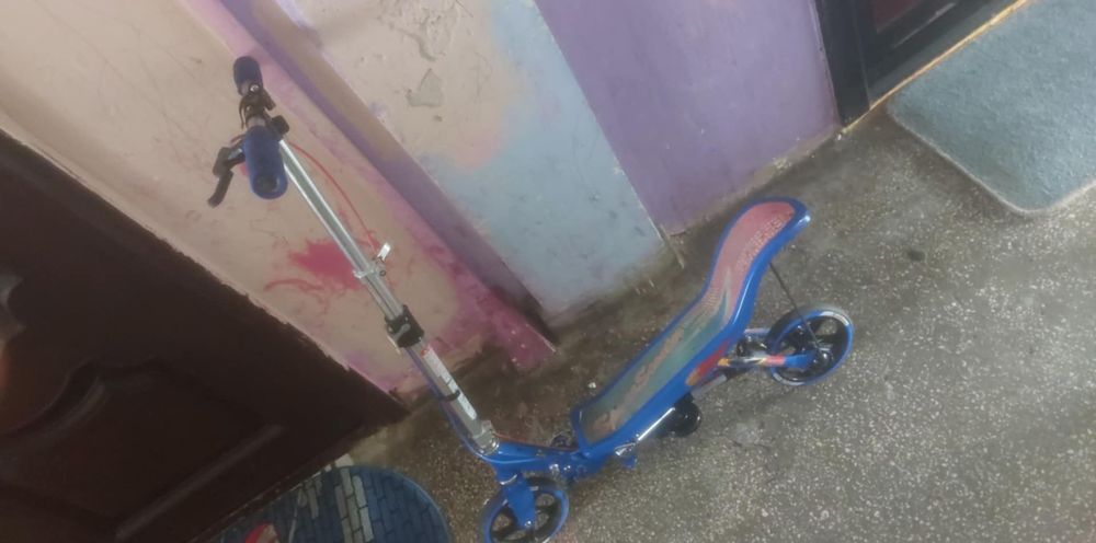 Vând trotineta space scooter