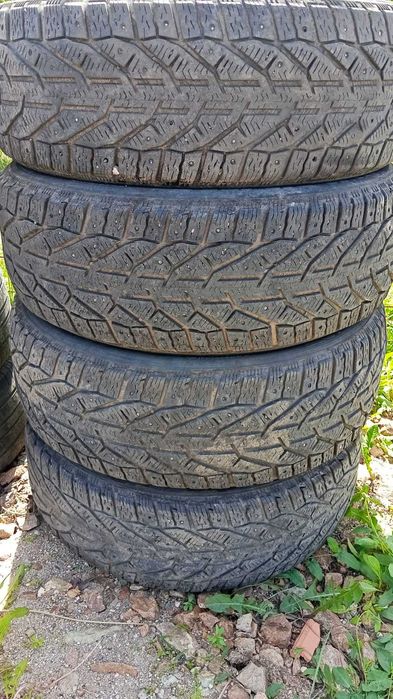 Продам шины 235/60R18