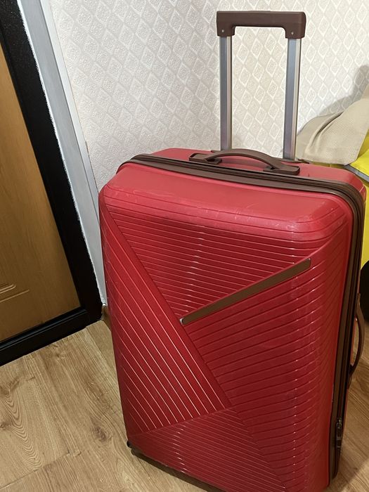 Продается дорожный чемодан