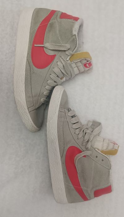 Adidași. Ghete. Nike