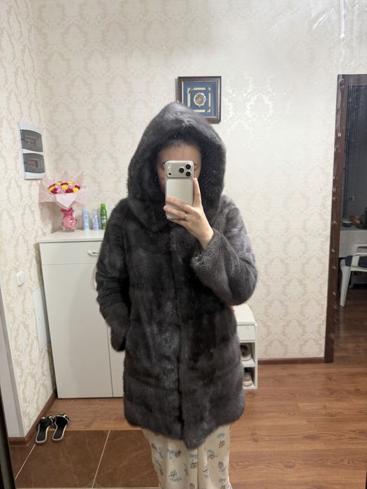 Продам 2 женские шубы