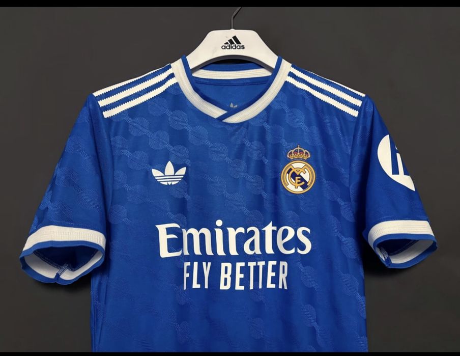 Футболна тениска на Реал Мадрид