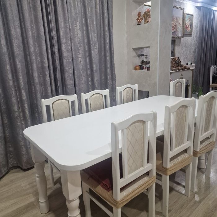 Кухонный стол  со стульями