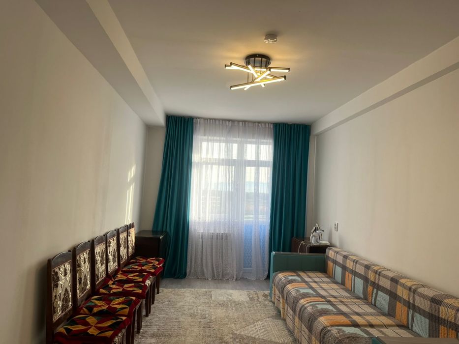 Сдается  комната девушке ,или работающему человеку по 60000+ком