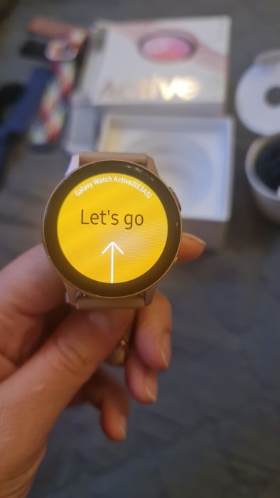 Смарт часовник Samsung active 2