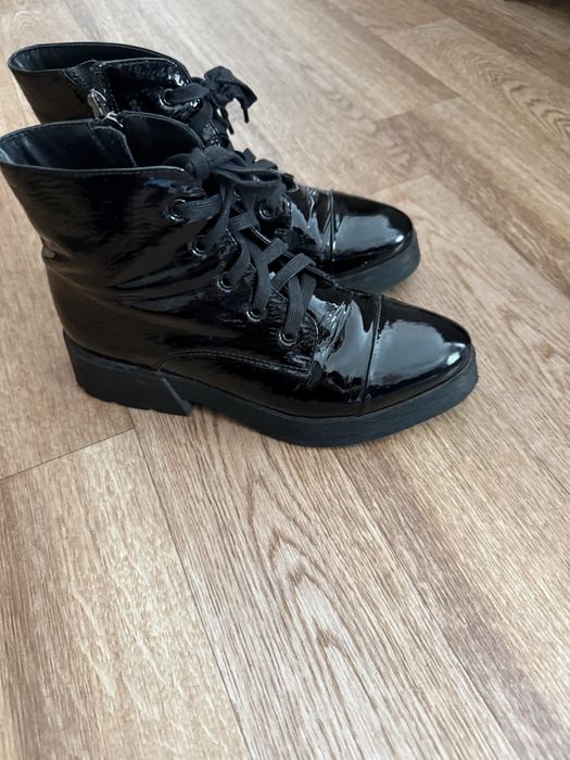 Лакированные осенние ботинки для девочки